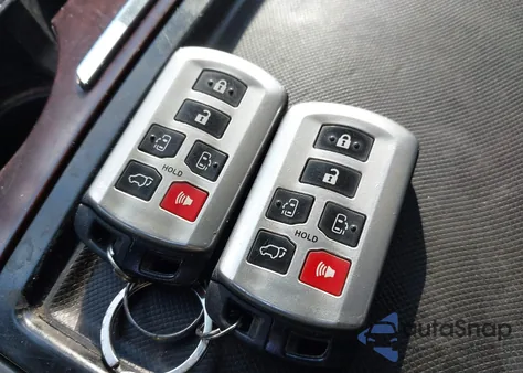 2012 Toyota Sienna Xle 7 Passenger z USA, uszkodzony, nr VIN 5TDDK3DC2CS030751